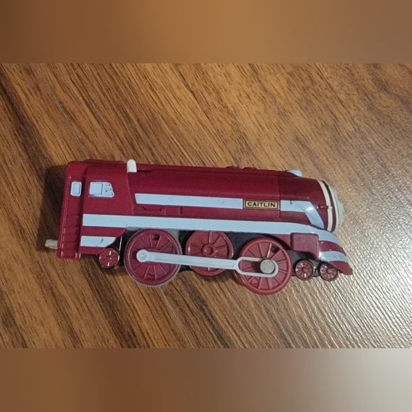 Thomas & Friends Trackmaster Caitlin with 2 Cars - Picture 3 of 8